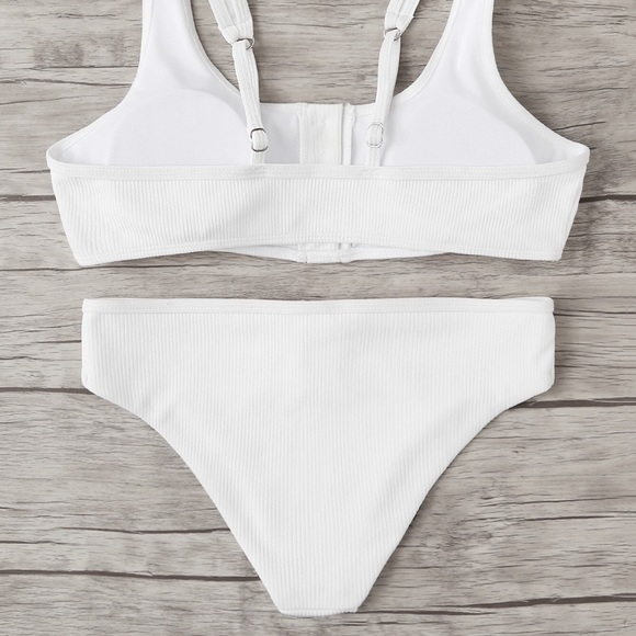 White button front bikini - Picture 2 of 2